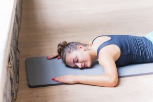 یوگا برای تجربه خواب راحت